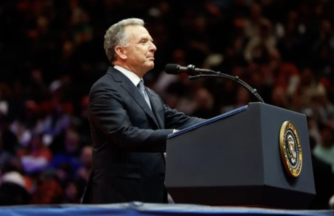 Самолет спецпредставителя Трампа на Ближнем Востоке Стива Уиткоффа приземлился в Москве, но в Путина опровергли визит