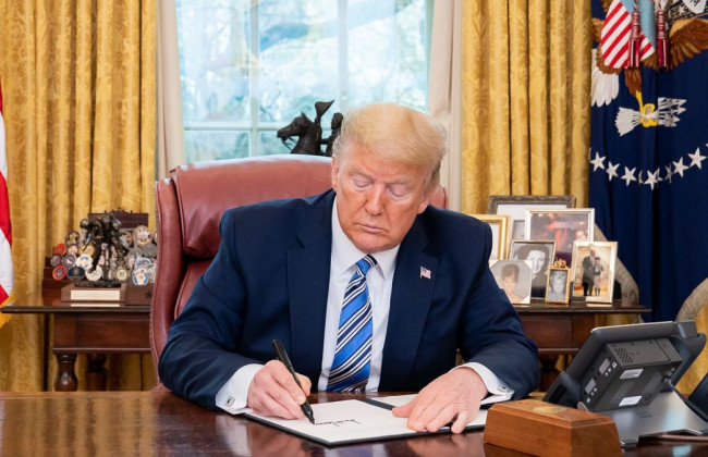 Дональд Трамп ввел 25% пошлины на импорт стали и алюминия для всех стран