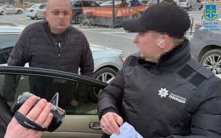 12 тысяч долларов за пересечение границы — во Львове мужчина наладил схему нелегального выезда