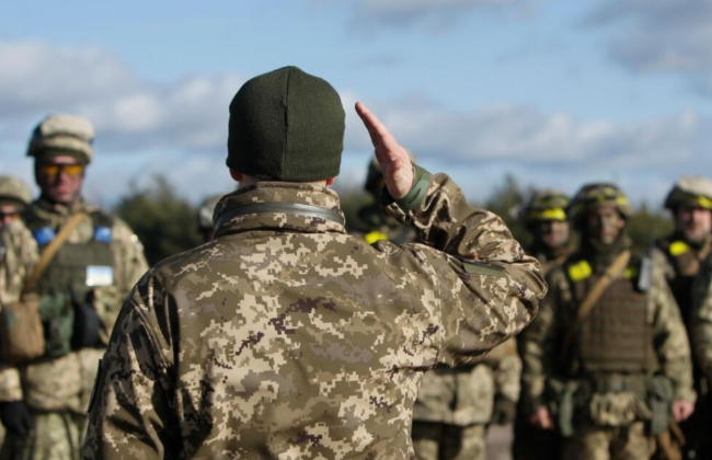 Военнослужащие, мобилизованные в возрасте младше 25 лет, также смогут получить от государства миллион — Кабмин сообщил условия