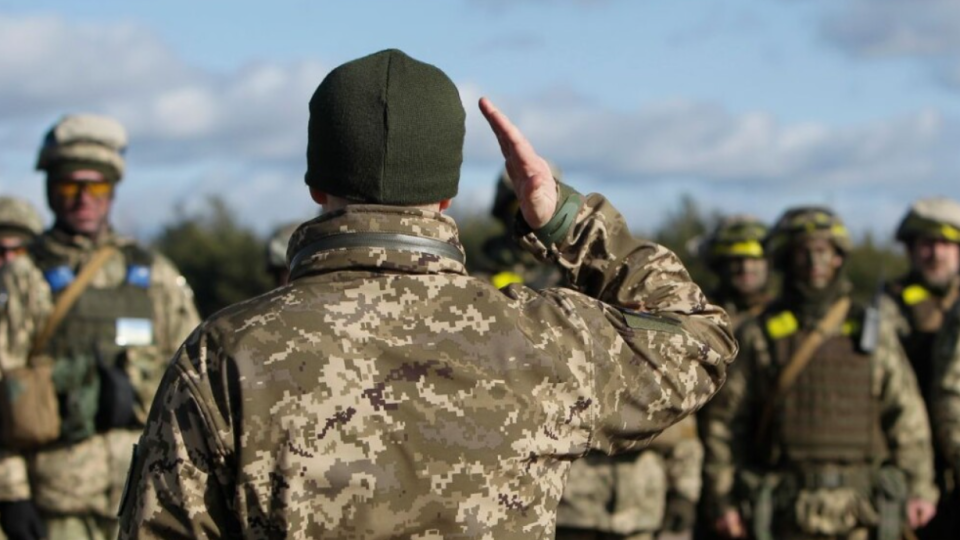 Военнослужащие, мобилизованные в возрасте младше 25 лет, также смогут получить от государства миллион — Кабмин сообщил условия