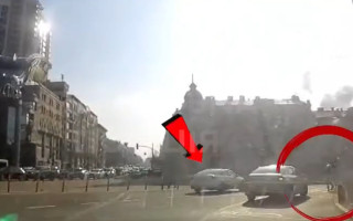 В Киеве наказали водителя Hyundai, который не пропустил пешеходов — видео