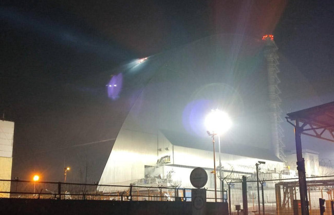 Російський дрон пошкодив оболонку укриття Чорнобильської АЕС та обладнання в гаражі техобслуговування, — Держатомрегулювання