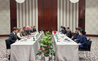 Украина должна быть стороной любых потенциальных мирных переговоров – глава МИД Китая