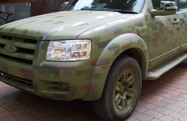 Продавали авто, предназначенные для военных — в Киевской области разоблачили председателя и волонтера благотворительной организации