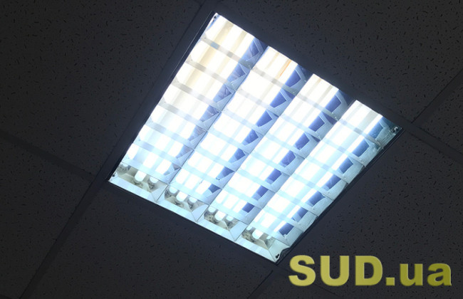 Першочергово вимикатимуть промислових споживачів та бізнес —  в Україні запровадили аварійні відключення світла