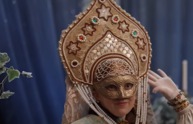 Украинцев возмутил трейлер 4-го сезона «Бриджертонов», где на актрису надели российский кокошник