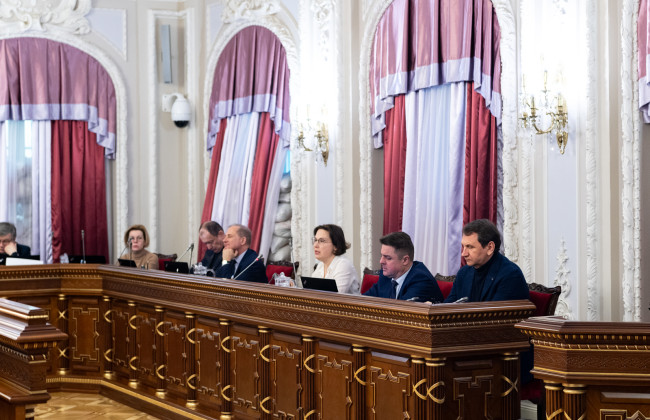 Должна ли ВККС зачислить стаж в должности помощника судьи к стажу научной работы, если он имеет научную степень — позиция Большой Палаты Верховного Суда