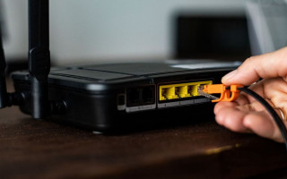 Интернет во время блекаутов будет работать в каждом ЦНАПе и больнице — Кабмин ввел новые правила