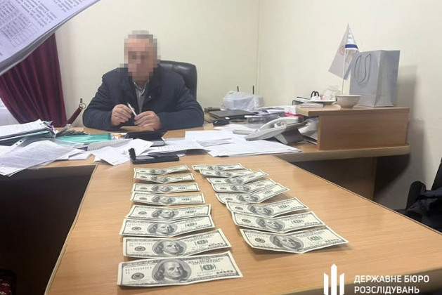 Помогал военнообязанным избегать мобилизации — на взятке погорел руководитель Хмельницкой РГА Паламарчук