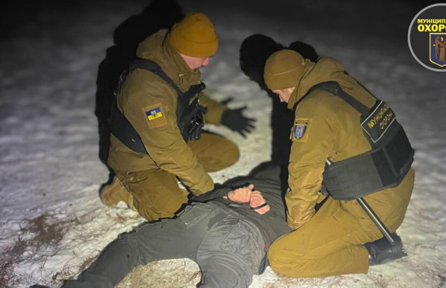 В Киеве задержали мужчину, устроившего стрельбу в парке