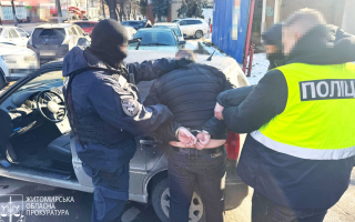 На Житомирщині чоловік за 20 тисяч доларів організовував «непридатність» до військової служби та перетин кордону
