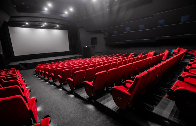 В Индии мужчина выиграл суд против кинотеатра из-за слишком длинной рекламы перед фильмом