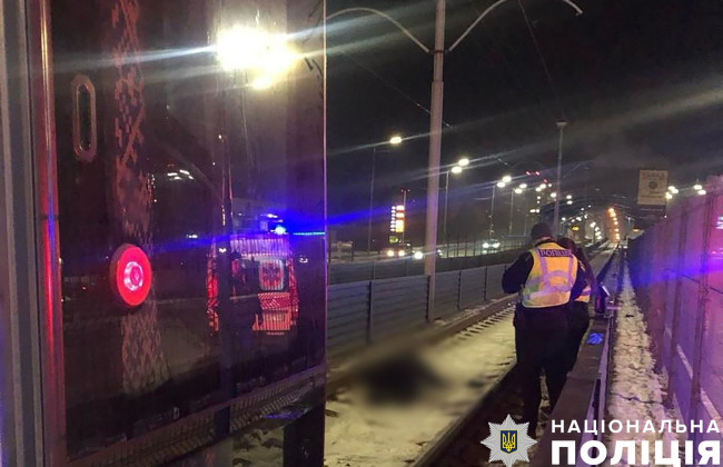 У Києві трамвай збив на смерть людину у Святошинському районі