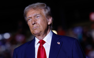 Трамп сообщил, когда начнут действовать пошлины  на товары с Канады, Мексики и Китая
