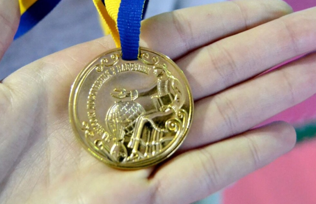 С 2025 года выпускники не будут получать золотые или серебряные медали