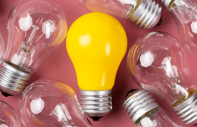 Как начисляются счета за электроэнергию без показаний счетчиков и откуда берутся лишние расходы