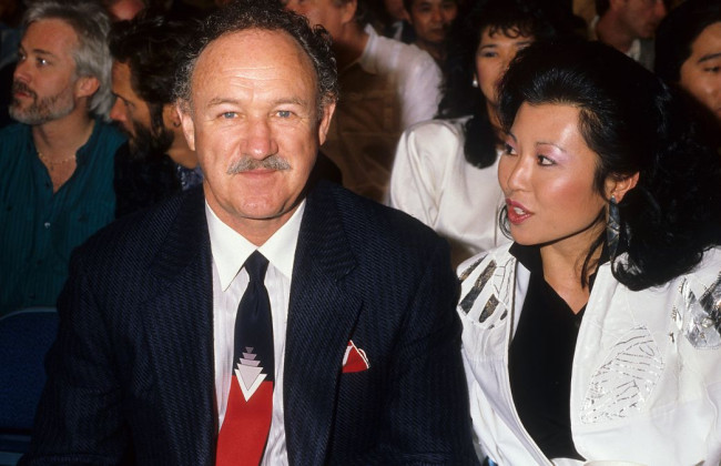 Голливудского актера Джина Гэкмена и его жену нашли мертвыми, рядом лежала их собака