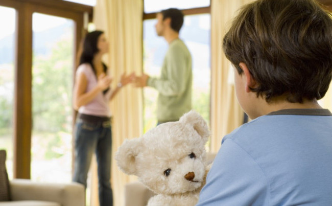 Если решением суда место проживания ребенка не установлено, то и оснований для вывода о неправомерности действий ответчика в отношении изменения места проживания ребенка нет – Верховный Суд