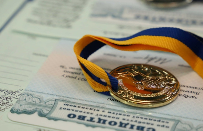 Решение о поощрении учеников грамотами и медалями останется за школами – МОН