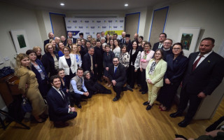 Единство украинцев в США: Владимир Зеленский провел встречу с диаспорой в Украинском доме