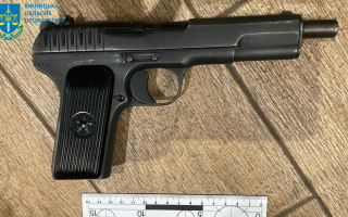 У Вінниці двоє чоловіків незаконно переробляли пістолети для стрільби бойовими патронами