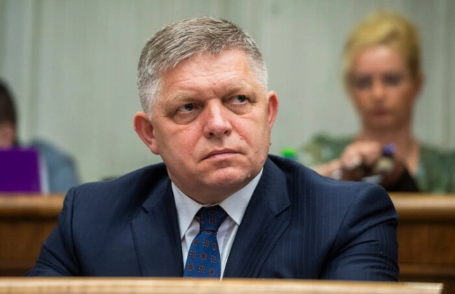 Словакия останавливает любую помощь Украине, —  Фицо