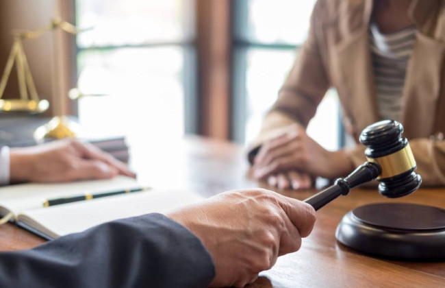 Верховный Суд объяснил, что действия госрегистратора, которая просто зарегистрировала юридическое лицо при отсутствии других доказательств, не образуют состава преступления