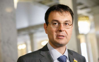 Обменники манипулируют курсом доллара – Гетманцев требует вмешательства НБУ и полиции