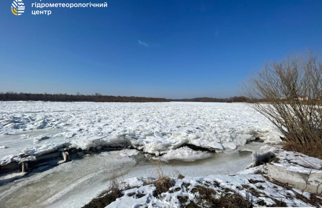 Из-за повышения температуры выходить на лед и находиться на нем – опасно