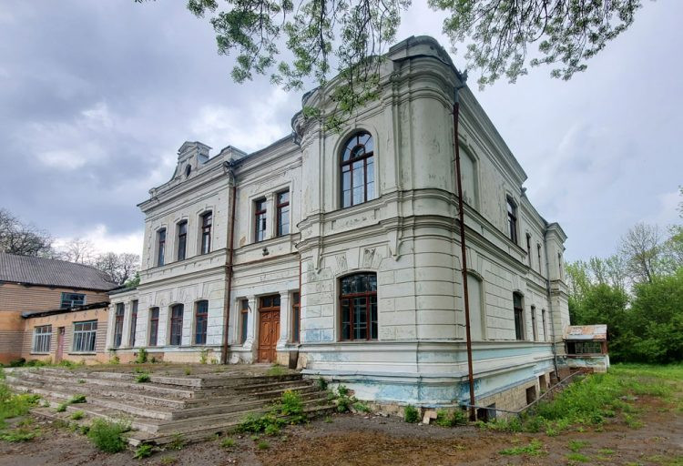 В Хмельницкой области суд обязал позаботиться об охране объекта культурного наследия XIХ века