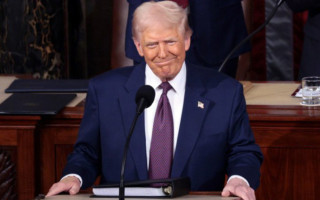 «Мы обеспечим вам безопасность, сделаем вас богатыми»: Трамп заявил, что США открыты для Гренландии