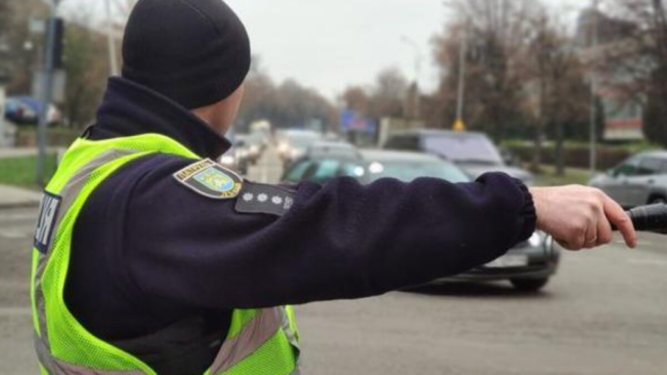 Водій домігся скасування штрафу за керування у стані сп’яніння, оскільки патрульні не забезпечили йому освідування у медзакладі