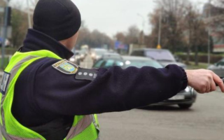 Водитель добился отмены штрафа за управление в состоянии опьянения, поскольку патрульные не обеспечили ему признание в медучреждении