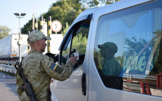 Кабмін дозволив виїзд військовозобов’язаних журналістів та артистів за кордон на запрошення іноземних організацій