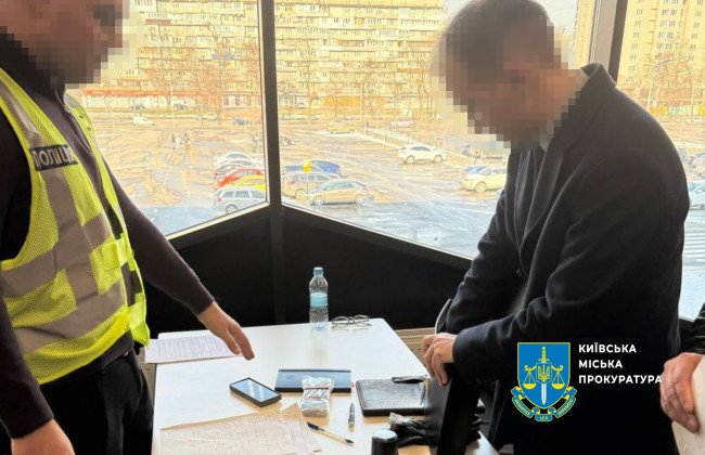 Столичному адвокату объявлено подозрение за вымогательство $25 тысяч за исключение с воинского учета