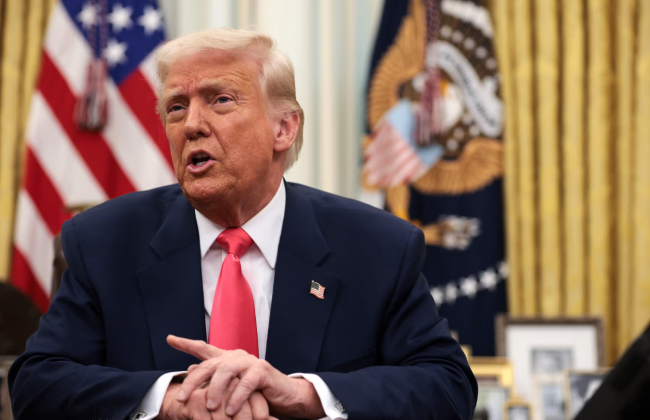 Дональд Трамп заявил, что ему сложнее искать общий язык с Украиной, чем Россией