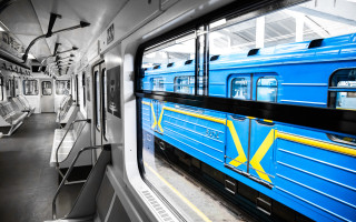 В Киеве в метро появятся новые вагоны с сквозным проходом, как в фильмах