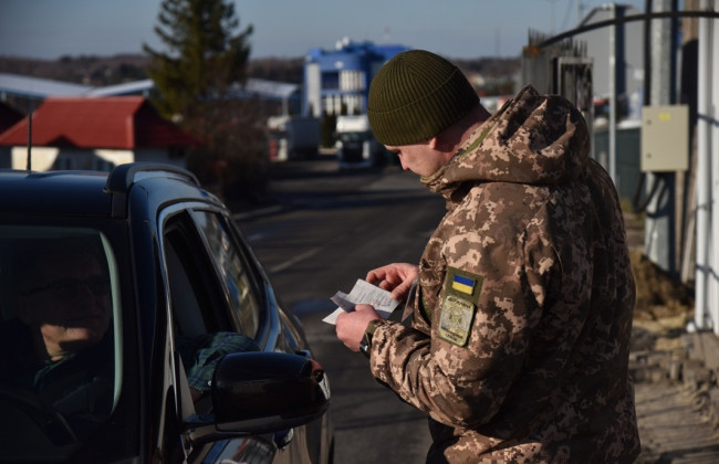 Журналисты и артисты будут проходить дополнительную проверку при выезде за границу