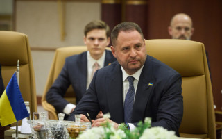 На следующей неделе Украина и США начнут обсуждать 30-дневное прекращение огня, — Андрей Ермак