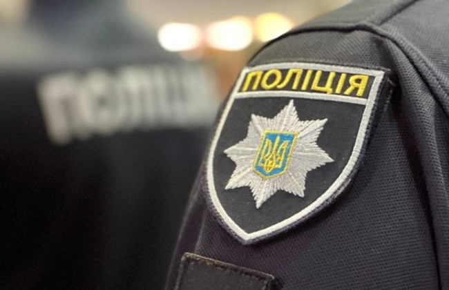 В Чернигове врачи и патрульные приняли роды у женщины в служебном авто инспекторов