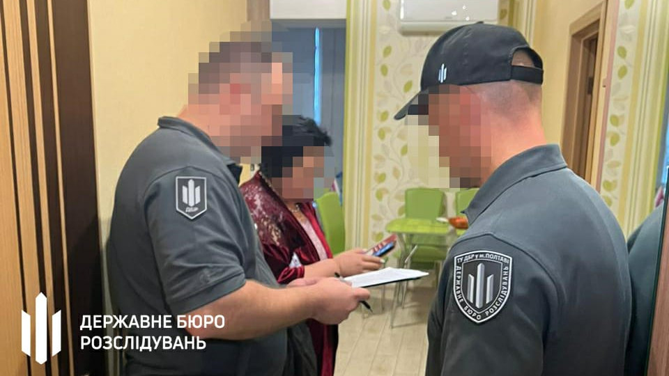 На Дніпропетровщині судитимуть директорку підприємства за продаж неякісного військового одягу на 140 млн гривень