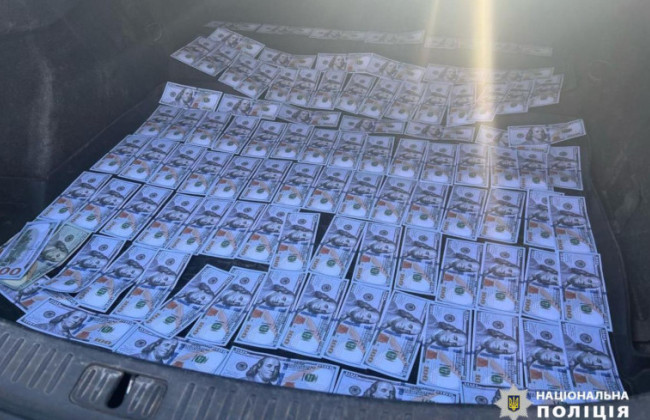 $10000 и оплата ремонта как взятка — в Хмельницкой области задержали начальницу железнодорожной станции