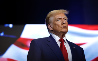 Дональд Трамп видав указ про захист федерального уряду від необґрунтованих судових заборон через позови активістських груп