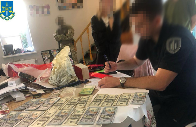 В Днепре будут судить директору ООО, которая поставила ВСУ некачественное обмундирование на 140 млн грн