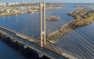 В Киеве разрешили движение транспорта по Южному мосту с левого на правый берег