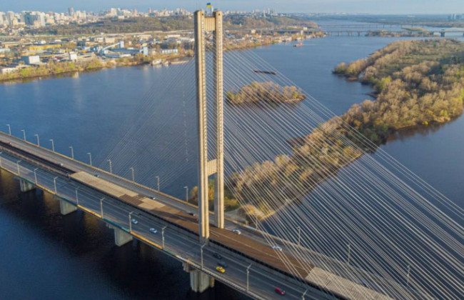 У Києві дозволили рух транспорту Південним мостом з лівого на правий берег