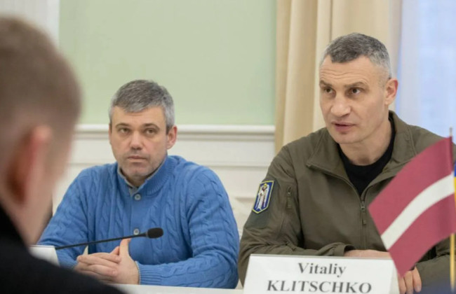 Кличко повідомив про звільнення фігурантів корупційної схеми Петра Оленича, Юрія Леонова та Олексія Мушти