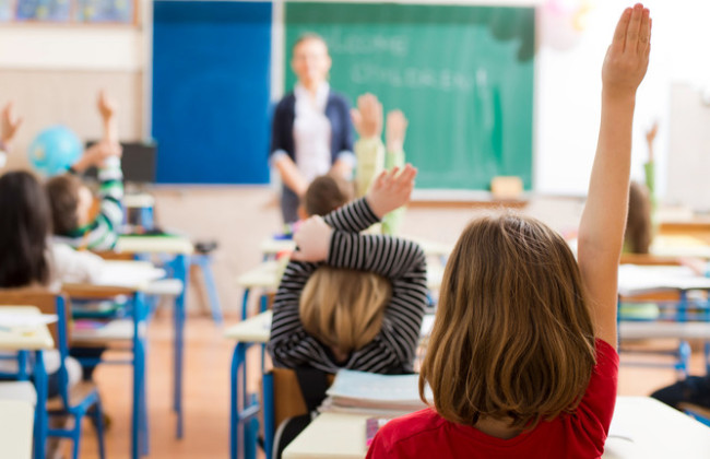 Владимир Зеленский подписал закон о признании результатов обучения, полученных украинцами за границей