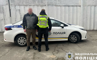У Києві затримали іноземця, який побив інспектора з паркування — відео